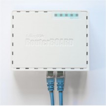 Router MikroTik RB750Gr3