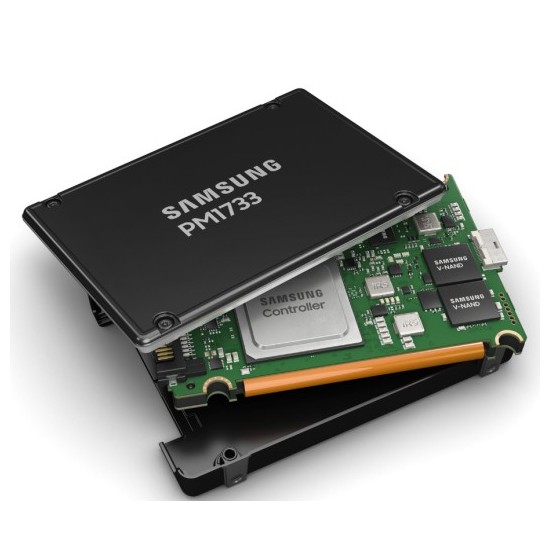SSD Samsung PM1733 EVT2 MZWLR3T8HBLS-00007 MZWLR3T8HBLS-00007
