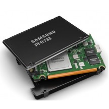 SSD Samsung PM1733 EVT2 MZWLR3T8HBLS-00007