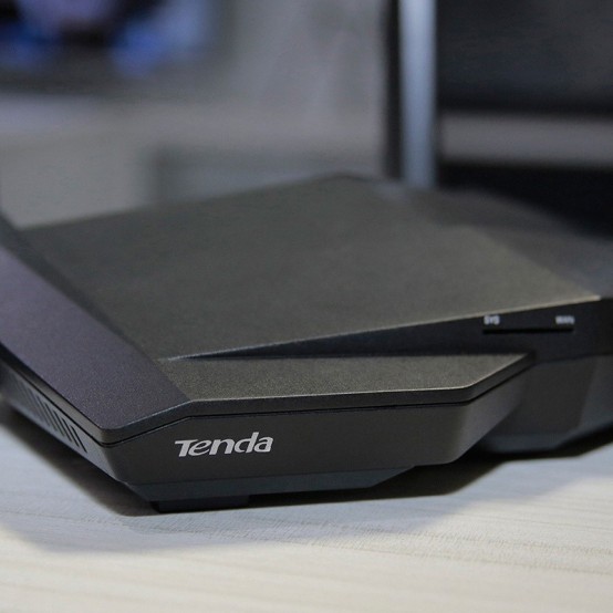 Router Tenda AC10U