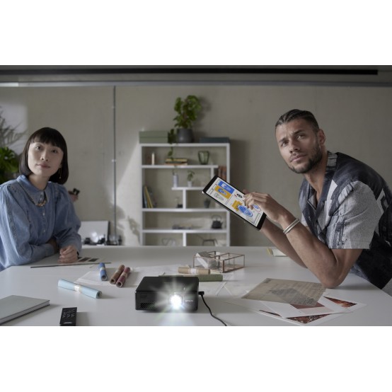 Videoproiector Epson EF-11 V11HA23040