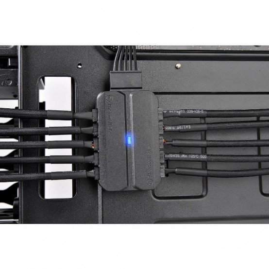 Hub Thermaltake Commander FP AC-023-AN1NAN-A1