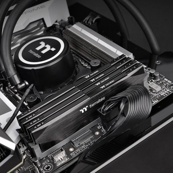 Memorie Thermaltake H-ONE R001D408GX1-2400C17B