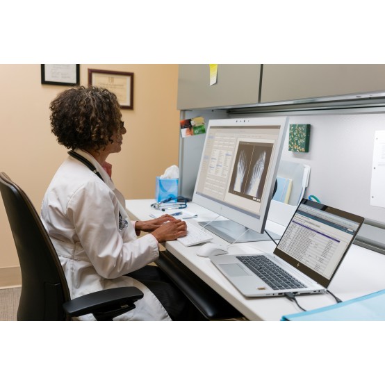 Monitor HP HC270cr 1QW03AAABB