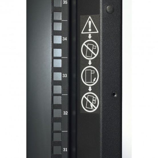 Cabinet APC  AR3100HACS