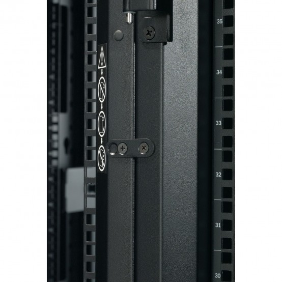Cabinet APC  AR3100X609