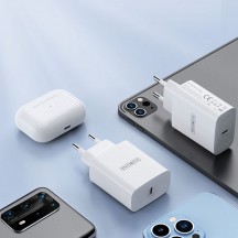 Alimentator  Wall Charger  - Type-C Fast Charging for iPhone / iPad, 20W - White T3