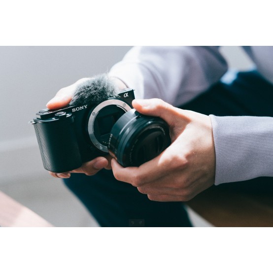 Aparat foto digital Sony ZV-E10 Interchangeable-lens vlog camera ZVE10LBDI.EU
