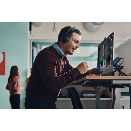 Casca HP Poly Voyager Focus 2 USB-C-Headset incl. Ladestation + Adapter USB-C/ -A 9T9J5AA