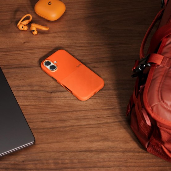 Husa Apple Beats iPhone 17 Pro Rugged Case with MagSafe and Camera Control - Sierra Orange MGJQ4LL/A