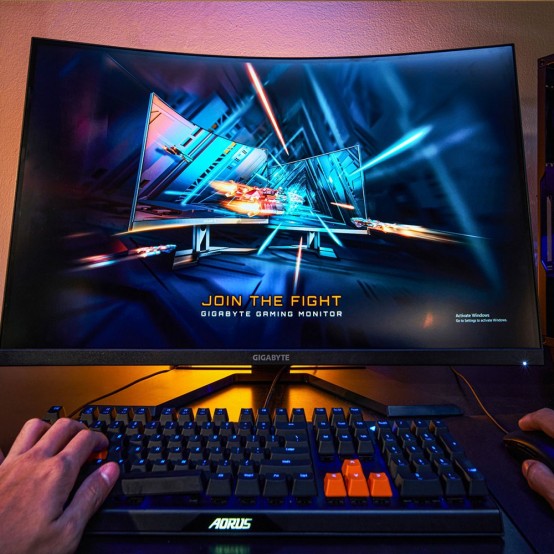 Monitor LCD GigaByte G32QC A-EK